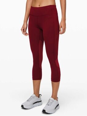 Women’s lululemon cropped performance leggings